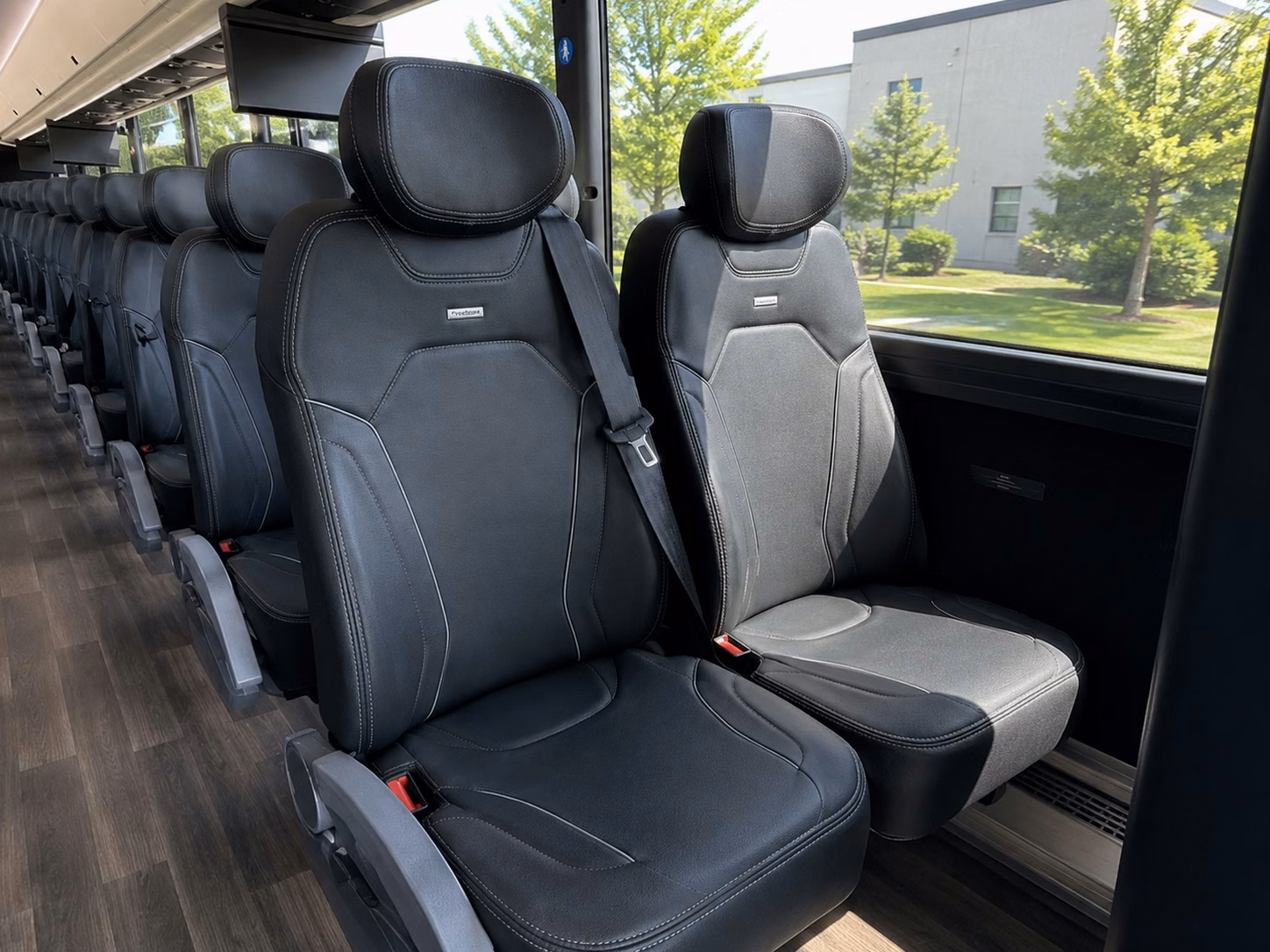 private shuttle buses for golf tournaments and sporting galas in indio
